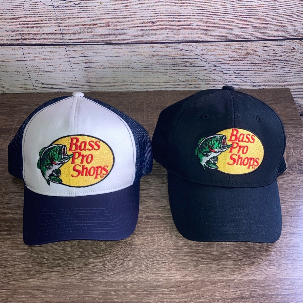 Bundle of 2 Pre owned Mens Bass Pro Shop Trucker Hats Black & Blue & White